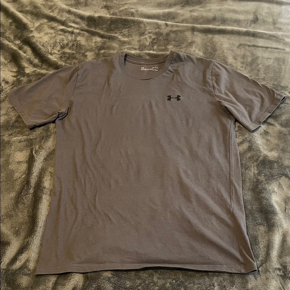Under Armour Loose Men's Charcoal Short Sleeve Tee Heatgear Medium